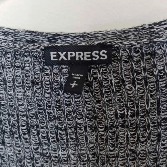 Express Women Sweater Top Small Petite Gray Relaxed Fit Knit V-Neck 3/4 Sleeves - Picture 2 of 6